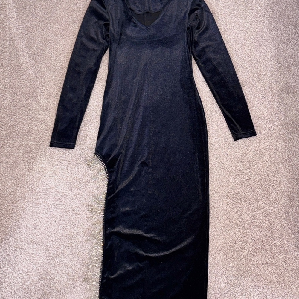 Elegant Velvet Black Long Sleeve Dress asymmetrical hem - Picture 7 of 8